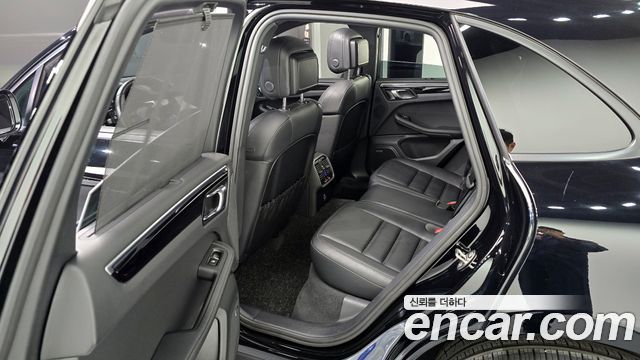 Porsche Macan 2.0 95B 2024 — фото 11