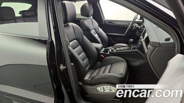 Porsche Macan 2.0 95B 2024 — фото 12