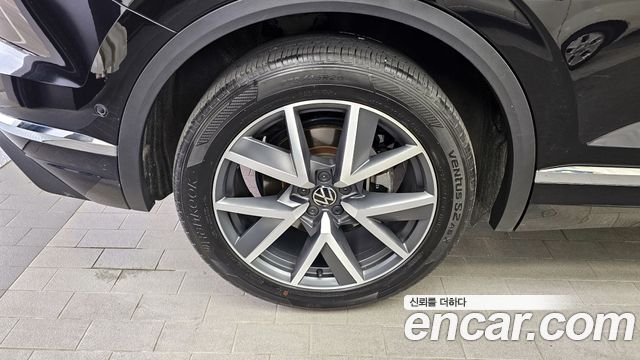 Volkswagen Touareg (III) 3.0 TDI Prestige 2021 — фото 5