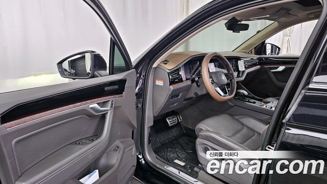 Volkswagen Touareg (III) 3.0 TDI Prestige 2021 — фото 10