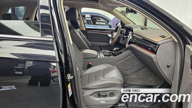 Volkswagen Touareg (III) 3.0 TDI Prestige 2021 — фото 11