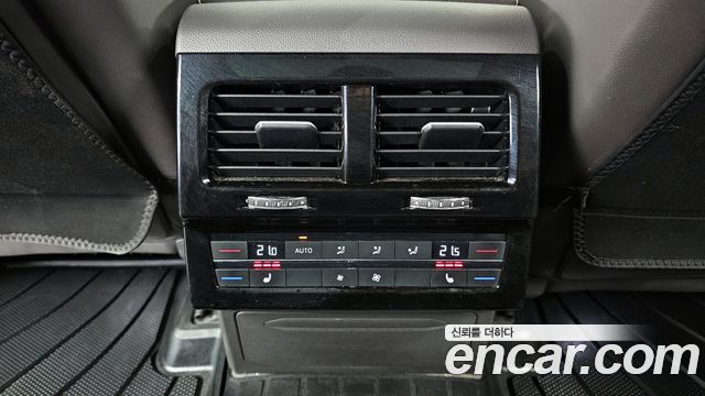 Volkswagen Touareg (III) 3.0 TDI Prestige 2021 — фото 19