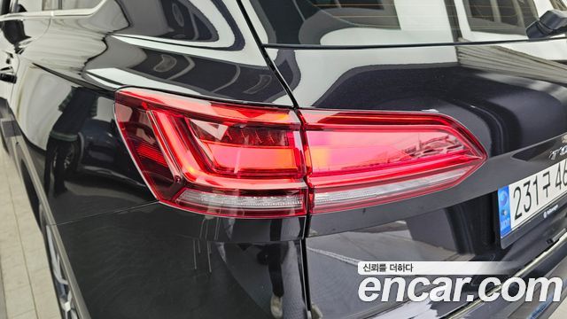 Volkswagen Touareg (III) 3.0 TDI Prestige 2021 — фото 23