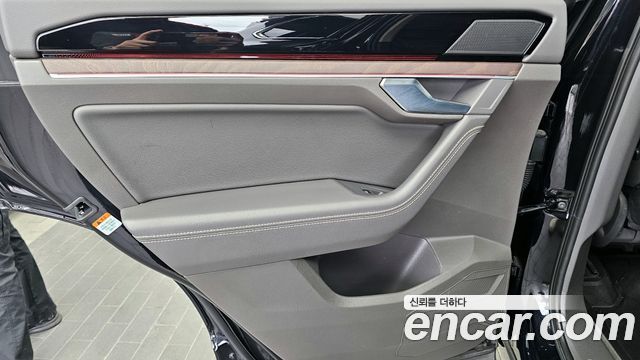 Volkswagen Touareg (III) 3.0 TDI Prestige 2021 — фото 25
