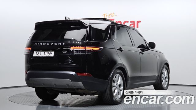 Land Rover Discovery 5 2.0 SD4 SE 2018 — фото 2