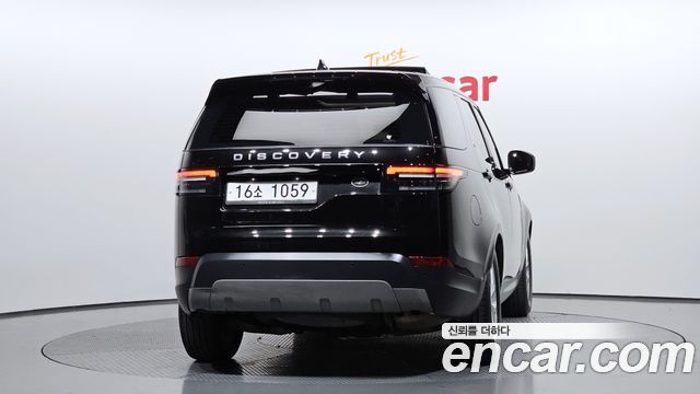 Land Rover Discovery 5 2.0 SD4 SE 2018 — фото 4