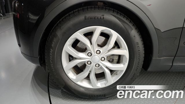 Land Rover Discovery 5 2.0 SD4 SE 2018 — фото 5