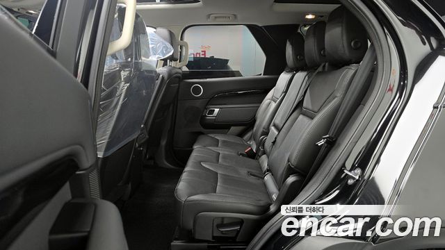 Land Rover Discovery 5 2.0 SD4 SE 2018 — фото 11
