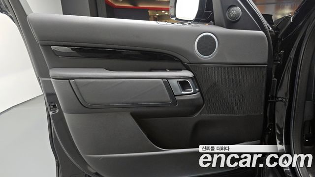 Land Rover Discovery 5 2.0 SD4 SE 2018 — фото 24