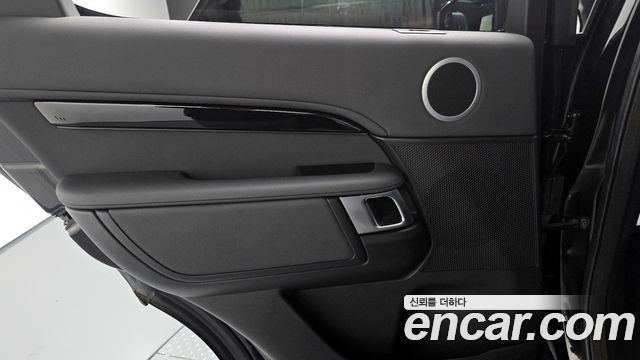 Land Rover Discovery 5 2.0 SD4 SE 2018 — фото 25