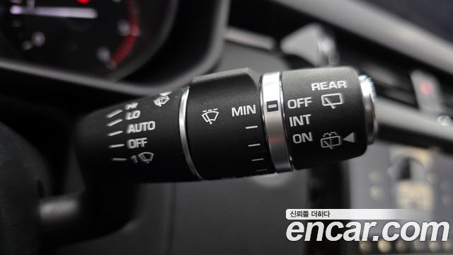 Land Rover Discovery 5 2.0 SD4 SE 2018 — фото 28