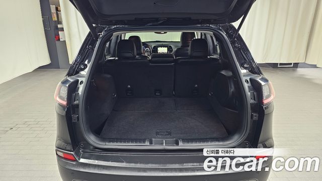 Jeep Cherokee (KL) 2.4 Limited AWD 2021 — фото 20