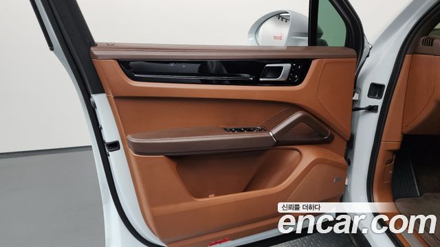 Porsche Cayenne (PO536) 3.0 E-Hybrid 2020 — фото 30