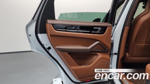 Porsche Cayenne (PO536) 3.0 E-Hybrid 2020 — фото 31