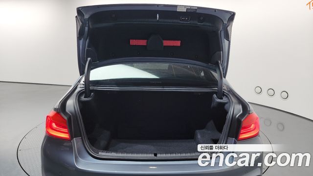 BMW 5 Series (G30) 530i M Sport Package Plus 2019 — фото 18