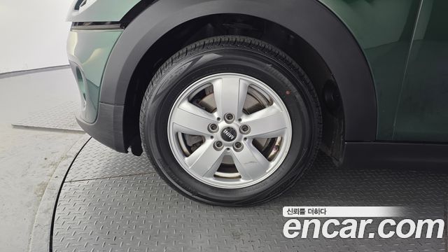 MINI Cooper D 5Door Standard 3rd 2018 — фото 5