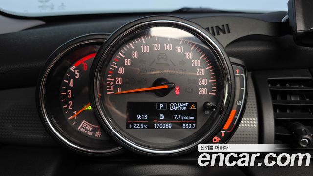 MINI Cooper D 5Door Standard 3rd 2018 — фото 8