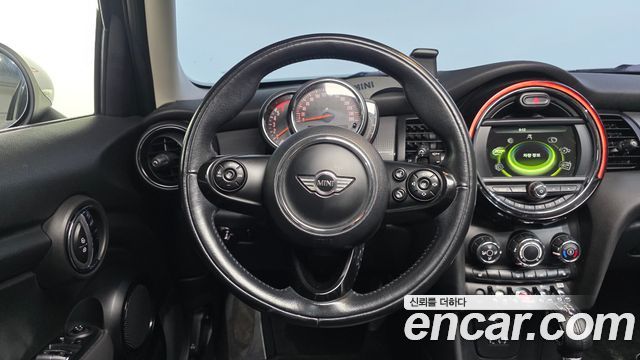 MINI Cooper D 5Door Standard 3rd 2018 — фото 12