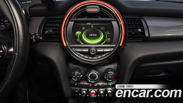 MINI Cooper D 5Door Standard 3rd 2018 — фото 13