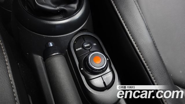 MINI Cooper D 5Door Standard 3rd 2018 — фото 18