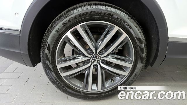 Volkswagen Tiguan (II) 2.0 TDI Prestige 2024 — фото 5