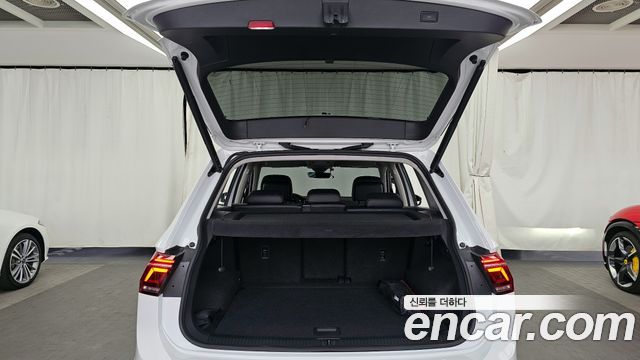 Volkswagen Tiguan (II) 2.0 TDI Prestige 2024 — фото 20