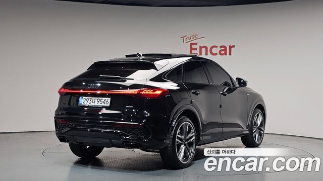 Audi Q5 (80A) 45 TFSI Quattro Sportback S Line Black Edition 2025 — фото 2