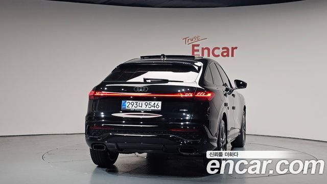 Audi Q5 (80A) 45 TFSI Quattro Sportback S Line Black Edition 2025 — фото 4