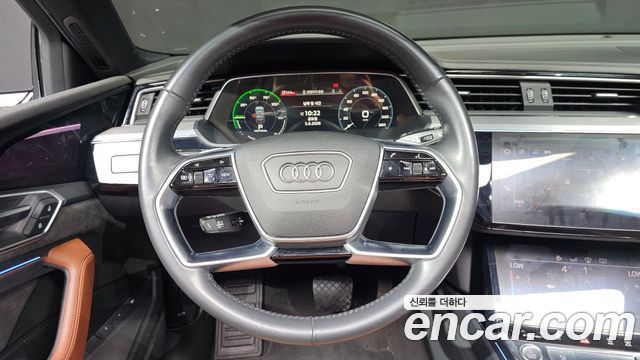 Audi e-tron 55 Quattro 2020 — фото 16