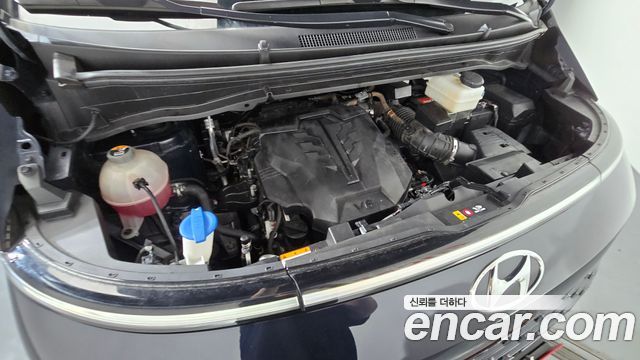 Hyundai Staria L3.5 Cargo 5-Seater Modern 2022 — фото 6