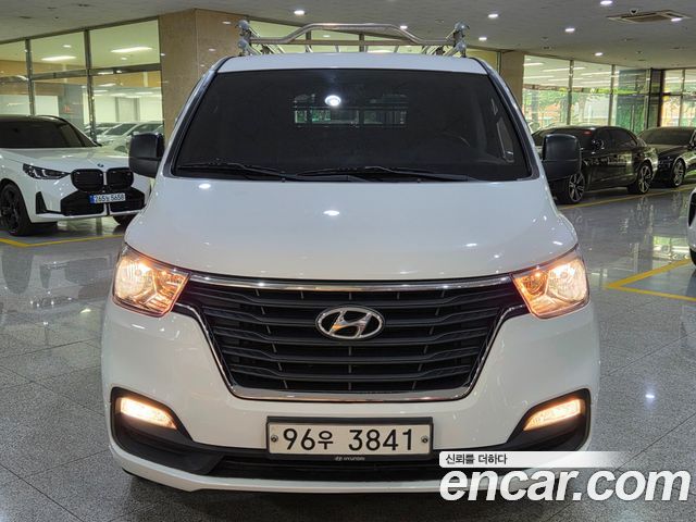 Hyundai Grand Starex Van 3-Seater Smart 2021 — фото 2