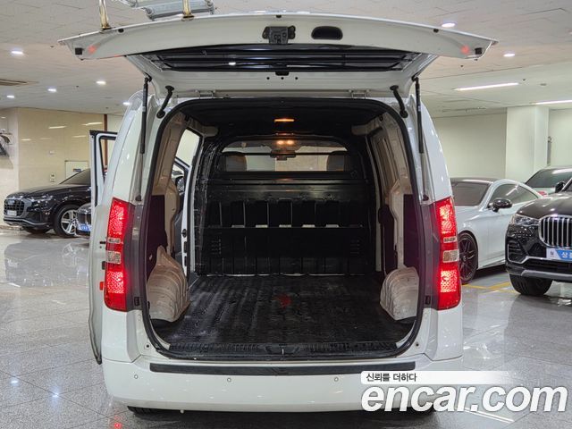 Hyundai Grand Starex Van 3-Seater Smart 2021 — фото 22