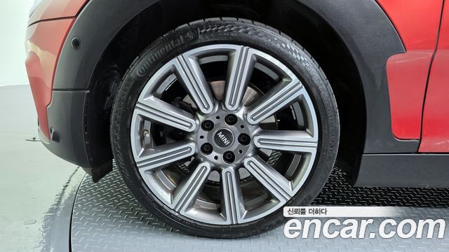 MINI Cooper S Clubman Standard 2nd 2020 — фото 5