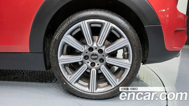 MINI Cooper S Clubman Standard 2nd 2020 — фото 21