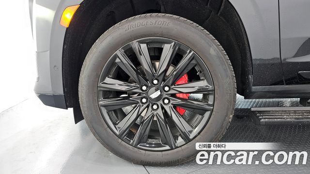 Cadillac Escalade (V) 6.2 ESV ESV Sports Platinum 2023 — фото 5