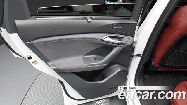 Audi SQ6 e-tron (GF) Quattro 2025 — фото 25