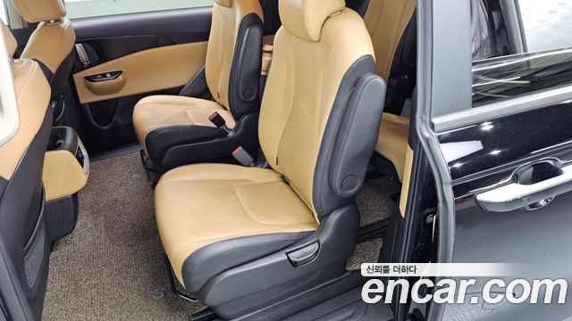 Kia Carnival (IV) Diesel 9-Seater Prestige 2023 — фото 11