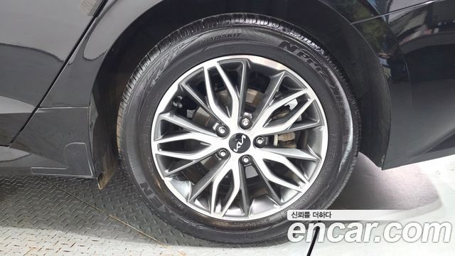Kia K5 (III) 2.0 Prestige 2022 — фото 21