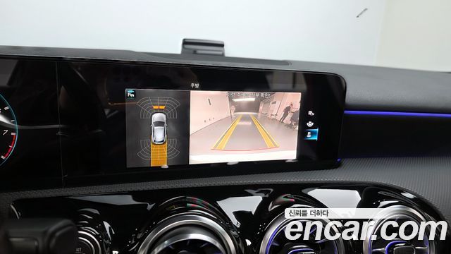 Mercedes-Benz A-Class (W177) AMG A45 4MAITC+ Hatchback 2021 — фото 14
