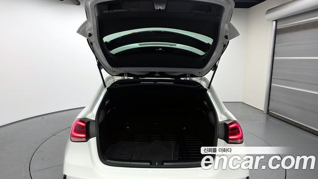 Mercedes-Benz A-Class (W177) AMG A45 4MAITC+ Hatchback 2021 — фото 20