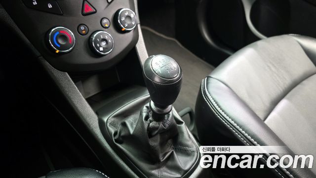 Chevrolet Aveo Sedan 1.4 Turbo L 2017 — фото 9