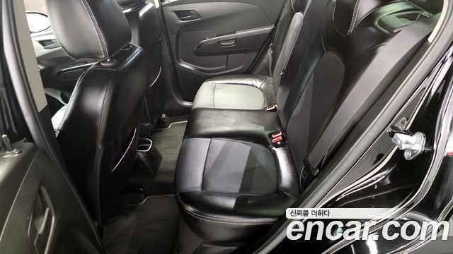 Chevrolet Aveo Sedan 1.4 Turbo L 2017 — фото 11
