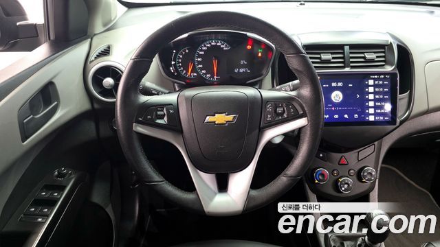 Chevrolet Aveo Sedan 1.4 Turbo L 2017 — фото 13
