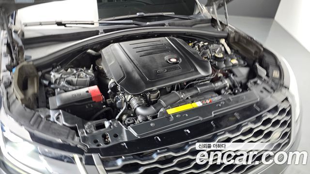 Land Rover Range Rover Velar 2.0 D240 R-Dynamic SE 2018 — фото 6