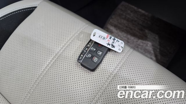 Land Rover Range Rover Velar 2.0 D240 R-Dynamic SE 2018 — фото 15