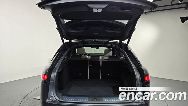 Land Rover Range Rover Velar 2.0 D240 R-Dynamic SE 2018 — фото 19