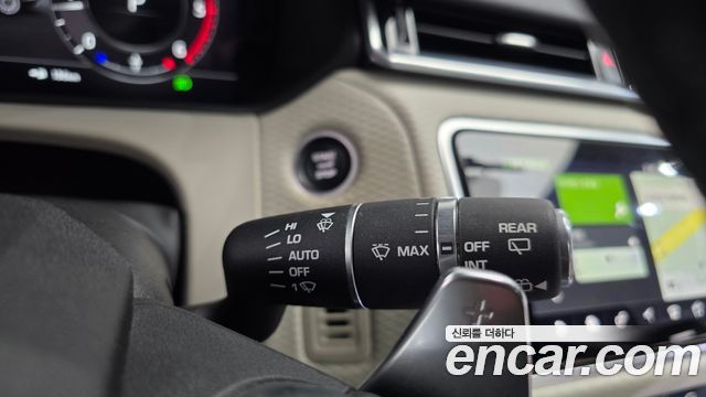 Land Rover Range Rover Velar 2.0 D240 R-Dynamic SE 2018 — фото 27