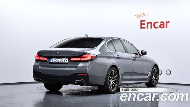 BMW 5 Series (G30) 520i M Sport 2022 — фото 2