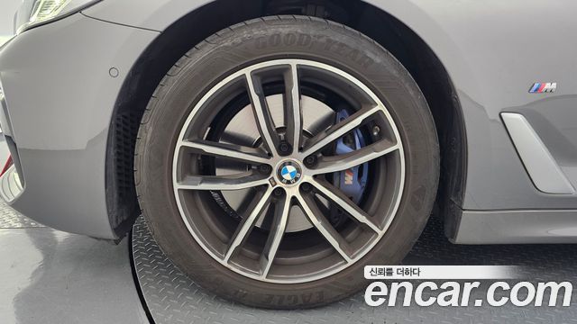 BMW 5 Series (G30) 520i M Sport 2022 — фото 5