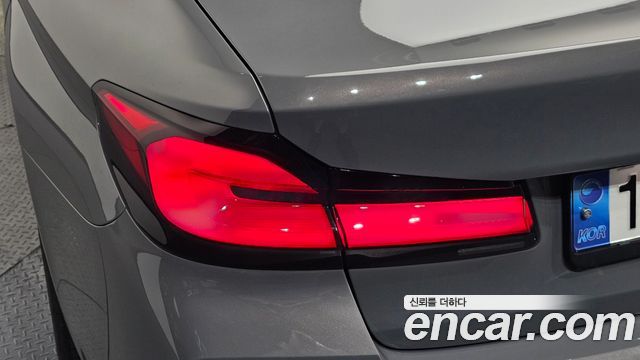 BMW 5 Series (G30) 520i M Sport 2022 — фото 23